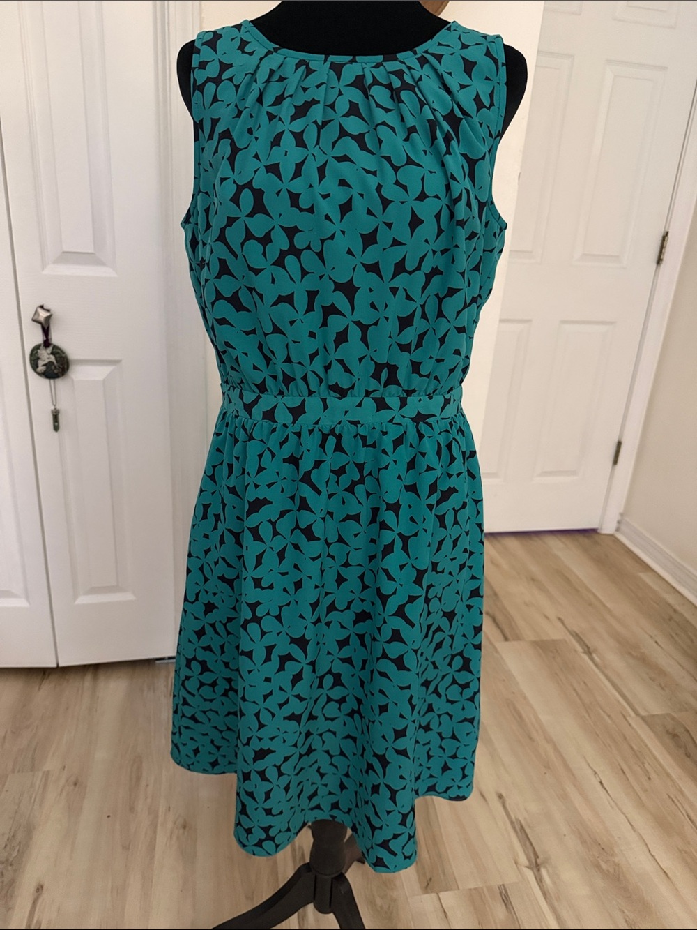 LOFT Teal and Black Leaf-Print Sleeveless Midi Dress